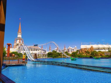 Belek, Antalya, Türkiye - 15 Mayıs 2021: Belek 'teki Efsaneler Diyarı tema parkı. Tayfun treni macerası