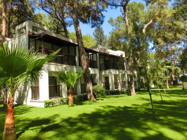 Goynuk, Antalya, Türkiye - 11 Mayıs 2021: Seven Seas Hotel 'deki kır evi manzarası Son derece özel ve çocuklar için 5 yıldızlı Goynuk, Antalya, Türkiye 11 Mayıs 2021.