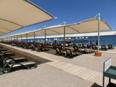 Akdeniz kıyısındaki Goynuk plajı Kemer, Antalya riviera, Türkiye.