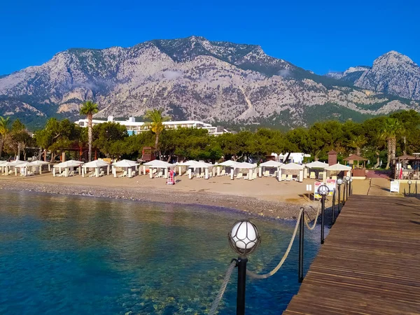 Beldibi, Kemer, Antalya, Türkiye - 11 Mayıs 2021: Beldibi, Kemer, Antalya, Türkiye 'deki 5 yıldızlı Rixos Beldibi Oteli manzarası 11 Mayıs 2021