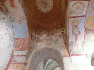 Demre 'deki Aziz Nicholas veya Noel Baba Kilisesi. Aziz Niklas 'ın Noel Baba' yla aynı kişi olduğu söyleniyor. Kilisenin iç görüntüsü. Antik Myra şehrine çok yakın. Antalya, Turka.
