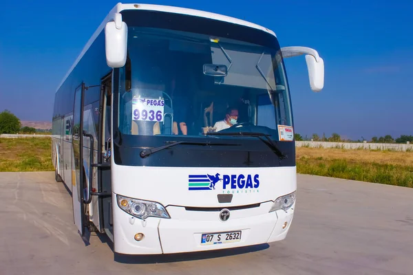 Antalya Turquía Mayo 2021 Autobús Pegas Esperando Los Turistas Que —  Fotos de Stock