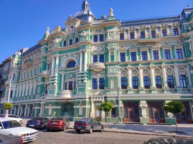 Odessa, Ukrayna - 23 Ağustos 2021: Ukrayna 'nın Odessa kenti Sobor Meydanı' ndaki Rusov Evi ön cephe binası