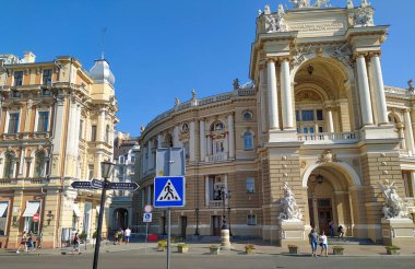 Odessa, Ukrayna - 23 Ağustos 2021: Odessa Ulusal Opera ve Bale Akademik Tiyatrosu, Ukrayna
