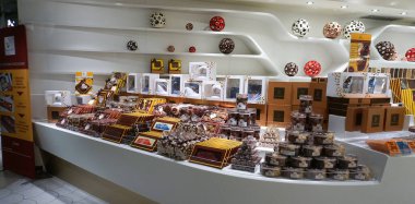 Barcelona, İspanya - 26 Eylül 2025: Yolcu gemisi MSC World Europa 'daki çikolatanın içi