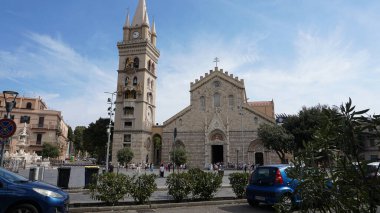 Messina, İtalya - 23 Eylül 2025: Messina Katedrali veya Duomo di Messina, İtalya 'nın Sicilya bölgesindeki Messina şehrinde bulunan Roma katolik katedrali.