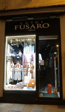 Salerno, İtalya - 21 Eylül 2025: Fusaro Antonio logo metni ve duvar girişi tabelası İtalyan lüks moda mağazası