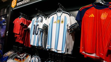 Palma, Mallorca, İspanya - 16 Aralık 2025: Mavi ve beyaz Arjantin erkek milli futbol forması