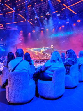 Palma de Mallorca, İspanya - 16 Aralık 2025: Yolcu gemisindeki Panorama Salonu veya Costa Smeralda gemisi