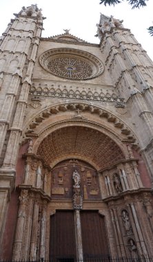 Palma Santa Maria Katedrali (daha yaygın olarak La Seu olarak bilinir) Palma, Mallorca, İspanya ve Avrupa 'da bulunan Gotik Katolik katedrali.