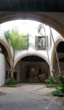 İspanya 'daki Palma de Mallorca' da güzel sokak manzaraları ve mimari