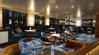 Palma de Mallorca, İspanya - 16 Aralık 2025: Costa Cruise şirketinin büyük yolcu gemisi Costa Smeralda 'nın içi