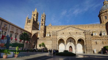 Palermo, İtalya - 18 Aralık 2025: Palermo Katedrali Palermo, Sicilya, İtalya 'da Meryem Ana' nın Varsayımına adanmıştır.