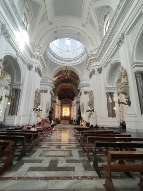 Palermo, İtalya - 18 Aralık 2025: Palermo Katedrali 'nin merkez nave manzarası 18 Aralık 2025