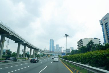 Jakarta Çevre Yolu Güzergahı - Endonezya Öğlen ve Bulutlu Hava Durumu