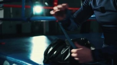 Sargı bandıyla boksör eli