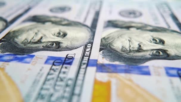 In Reihe liegendes US-Dollar-Bargeld — Stockvideo