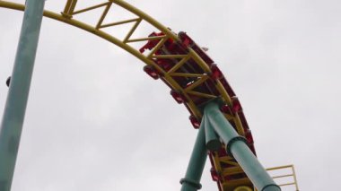 Lunaparkta hız treni gezisi