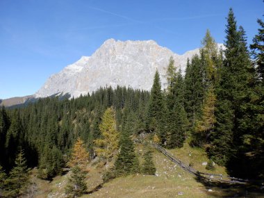 Dağlardaki dağ manzarası