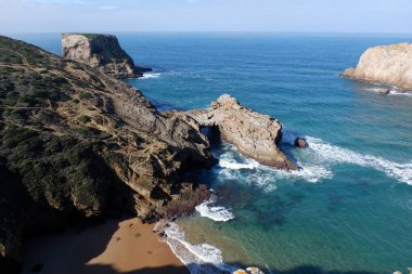 Deniz kıyısının güzel manzarası