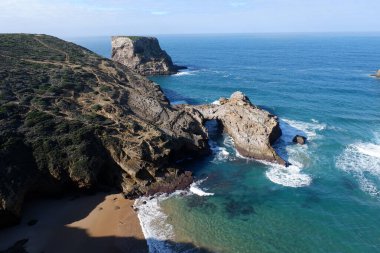 Deniz kıyısının güzel manzarası