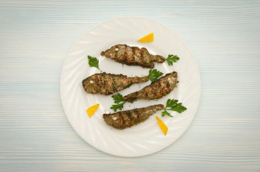 Grup Somon dilimleri beyaz tabak yuvarlak 