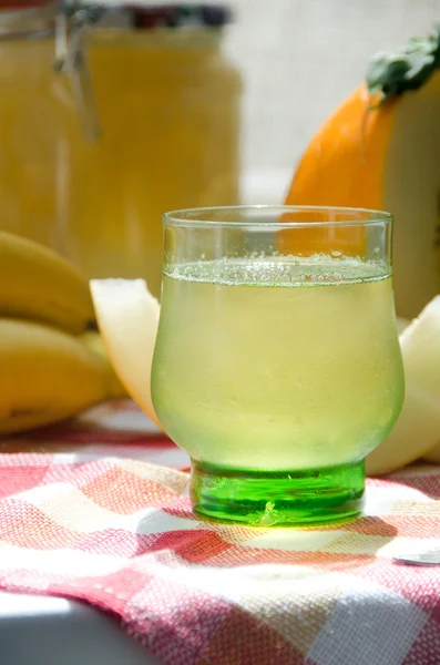 Mermelada de melón frasco de vidrio plátanos menta — Foto de Stock