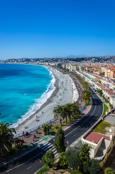 Visa på sunny bay of Angels och Alperna i Nice — Stockfoto