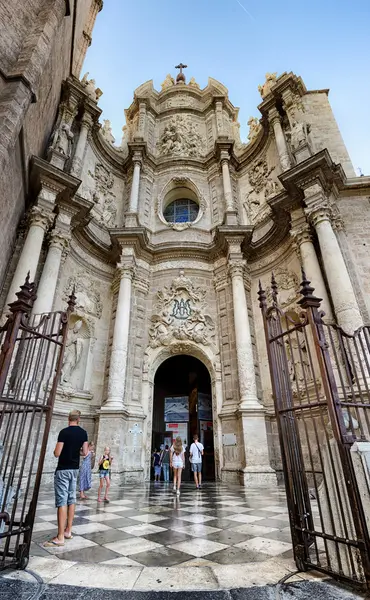 Portale della Cattedrale di Valencia, giornata di sole in Spagna — Foto Stock