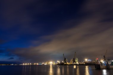 Geceleri liman
