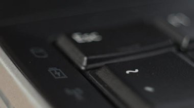 Notebook klavye ışıklı pil göstergesi.