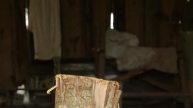 Bir güdük balta. 4k