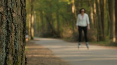 Park bokeh, Bahar ve yaz sezonu ile insan faaliyetlerinin arka plan bulanık