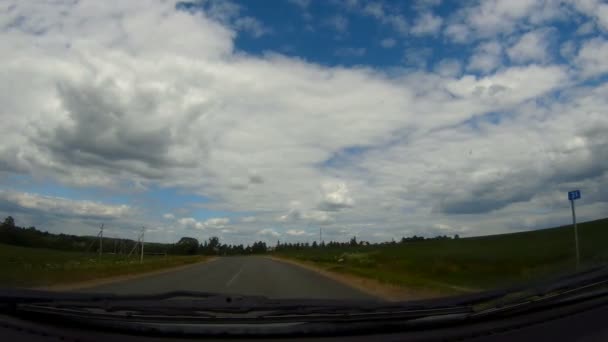 Condução de um carro em uma estrada rural - POV , — Vídeo de Stock