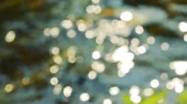 Su yüzeyindeki güneş yansıma