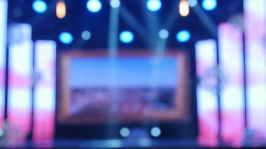 Hareketli sahne ışıkları,