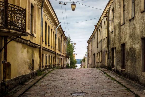 Arnavut kaldırımlı yol bölümüne. Vyborg. Rusya