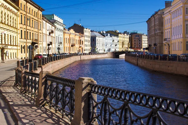 Набережная реки Мойка в Санкт-Петербурге, Россия — стоковое фото
