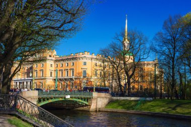 Mikhailovsky kale manzarası. Setin Moika Nehri'nin. 