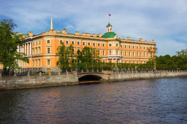 Mikhailovsky kale manzarası. Setin Fontanka Nehri'nin. Saint Petersburg. Rusya.