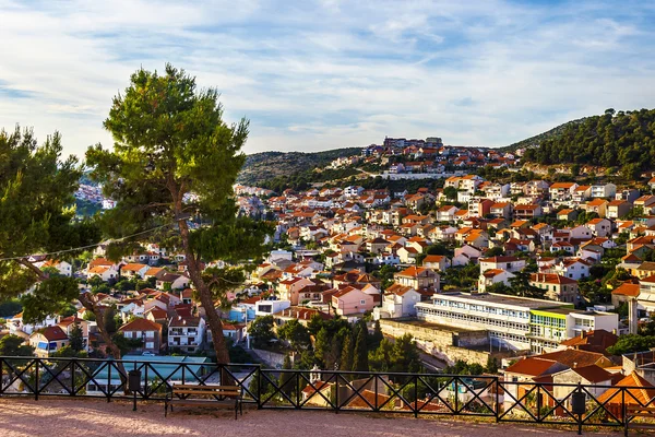 St Michaels Fortress üzerinden Sibenik şehir panoraması. 