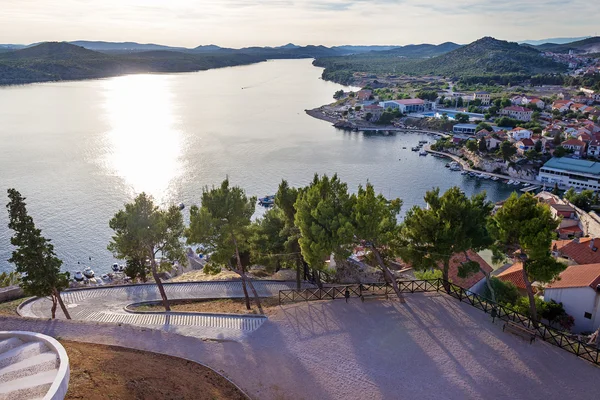 St Michaels Fortress üzerinden Sibenik şehir panoraması. 