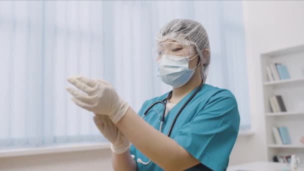 Asiática Médica Vestindo Equipamento Proteção Medidas Segurança Durante Pandemia — Vídeo de Stock