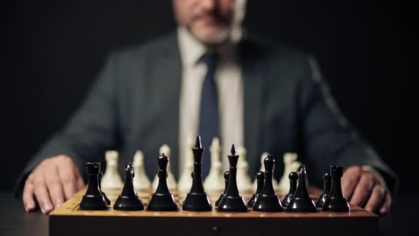 Επιχειρηματίας Που Παίζει Σκάκι Ηγετική Επιτυχημένη Επιχειρηματική Στρατηγική Ηγεσία — Αρχείο Βίντεο