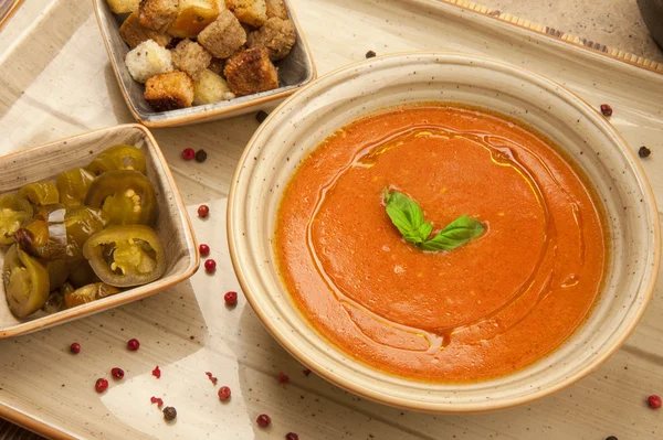 Geleneksel Türk domates çorbası