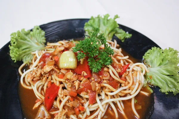 Spaghetti mit Tomatensauce und Schweinefleisch — Stockfoto