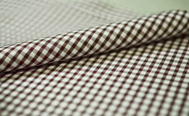 yakın kadar kahverengi scott gömlek desen kumaş rulo