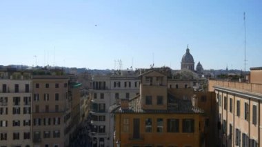 güneşli bir gün şehir binaları