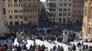 İspanyolca kare çeşme eski teknede