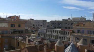 güneşli bir gün şehir binaları